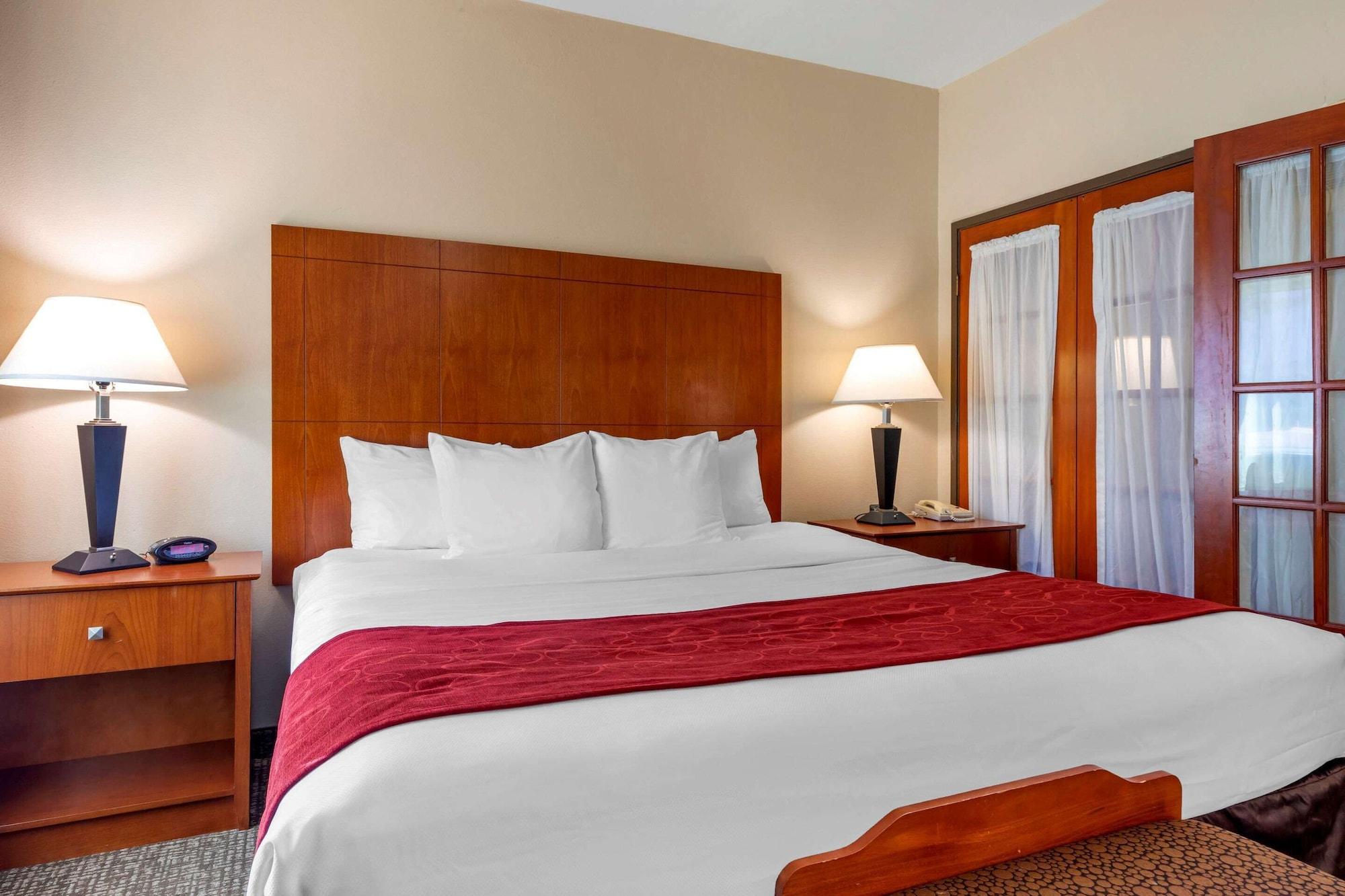Comfort Suites North Dallas Exterior foto
