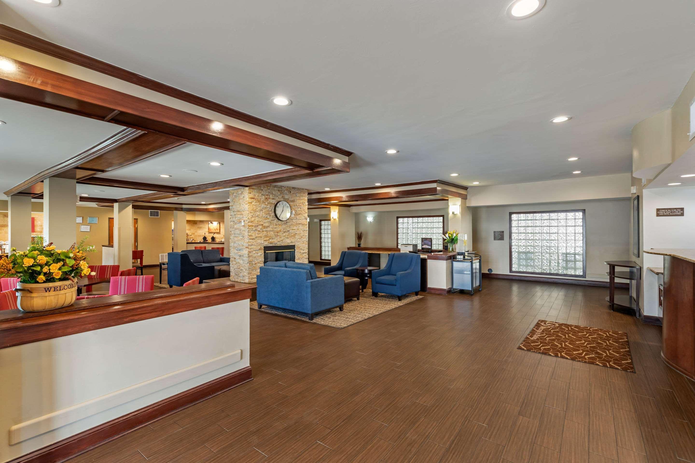 Comfort Suites North Dallas Exterior foto