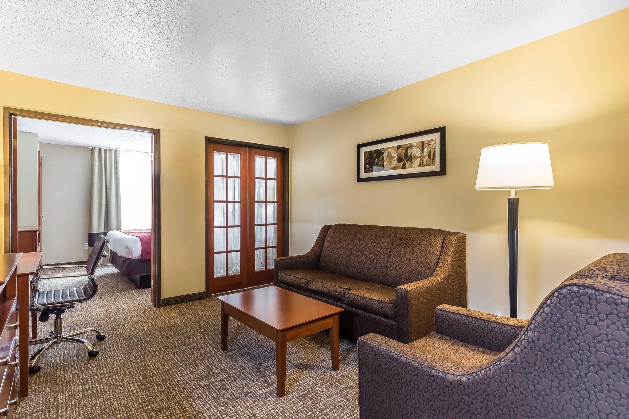 Comfort Suites North Dallas Exterior foto
