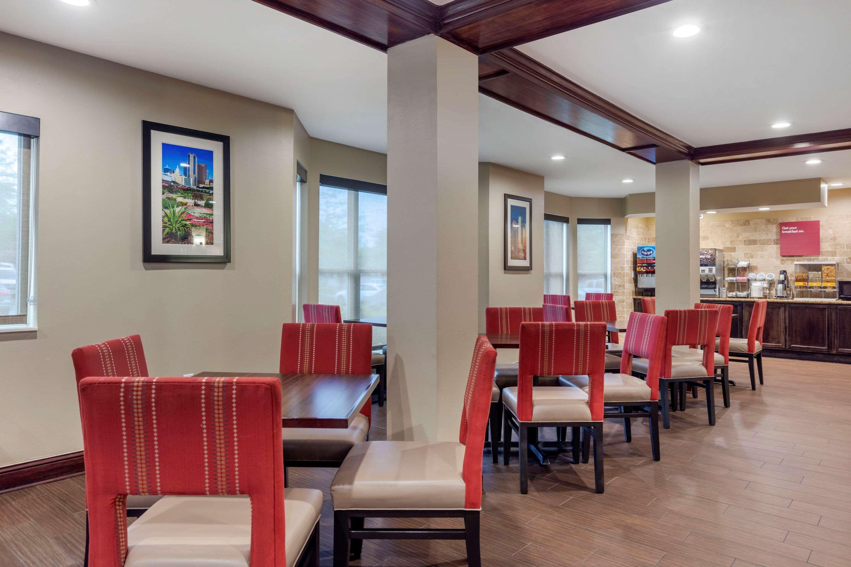 Comfort Suites North Dallas Exterior foto